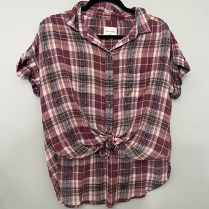 XS tie knot front American Eagle plaid top
